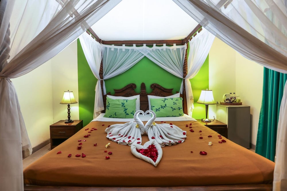 Aquarius Beach Hotel 15/64