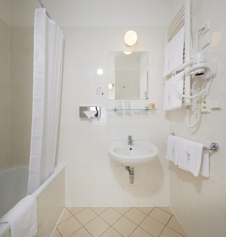 Spa hotel Devin 43/44