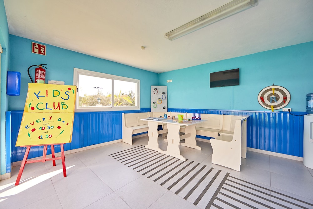Apartamentos Holiday Center Santa Ponsa 37/46