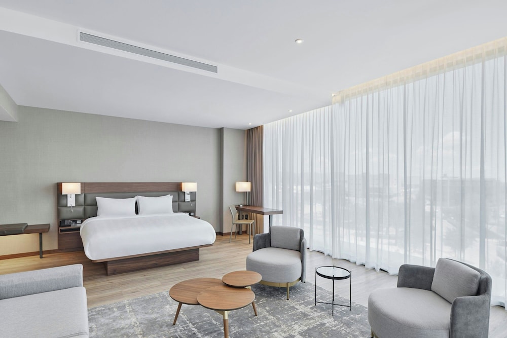 جناح بسرير كينج بإطلالة على المدينة بغرفة نوم واحدة مع أريكة، Ac Hotel By Marriott Saltillo 8/10