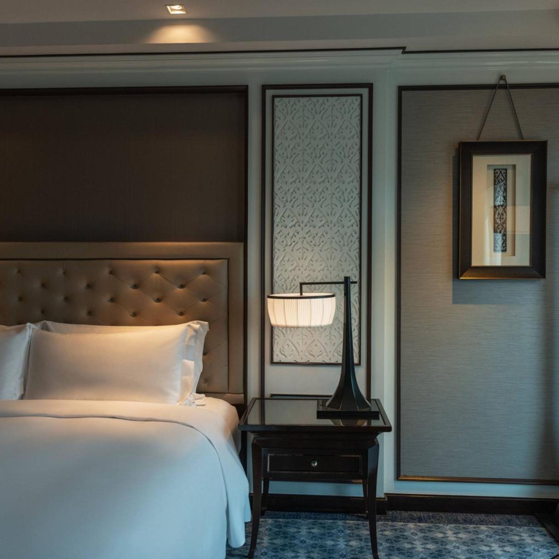 غرفة ملكية بسرير كينج بإطلالة على المدينة، THE ATHENEE HOTEL, A LUXURY COLLECTION HOTEL BANGKOK 4/7