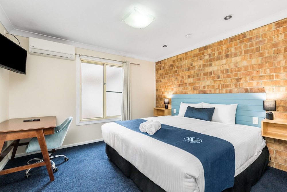 Wilson, Executive, Suite