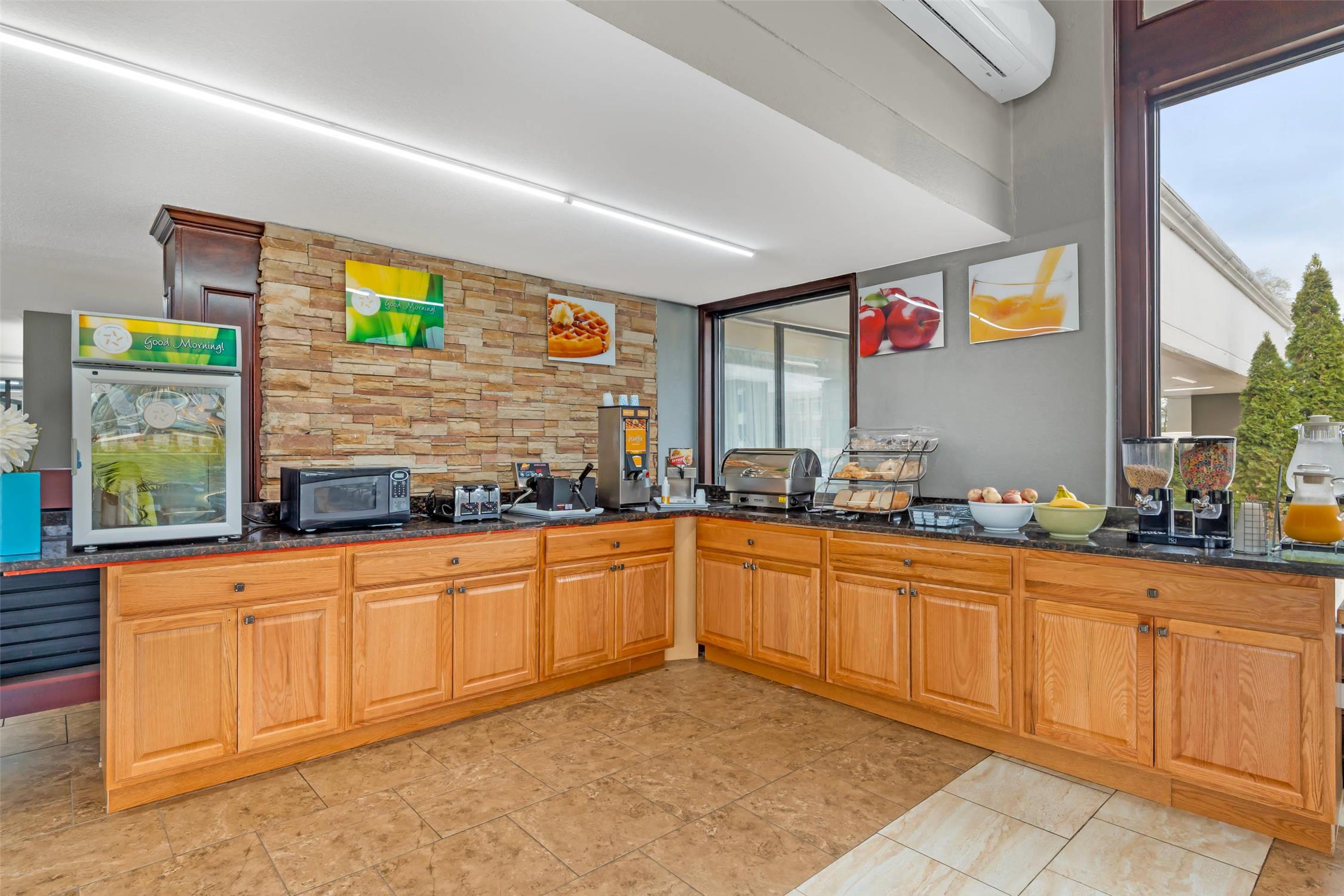 Quality Inn & Suites Chattanooga-East Ridge 6/28