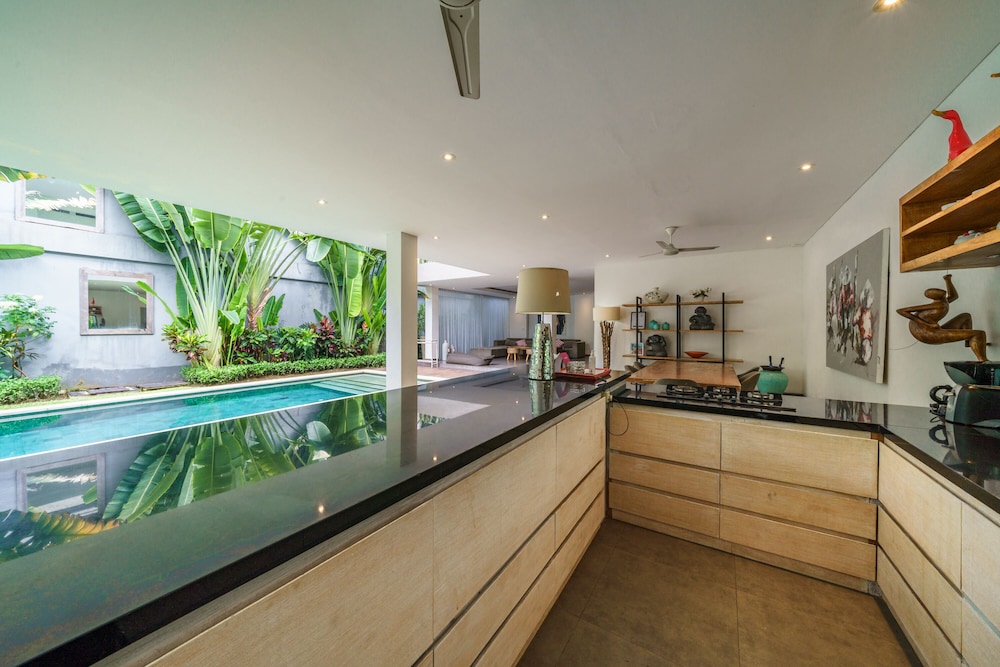 Villa Paloma 5/50