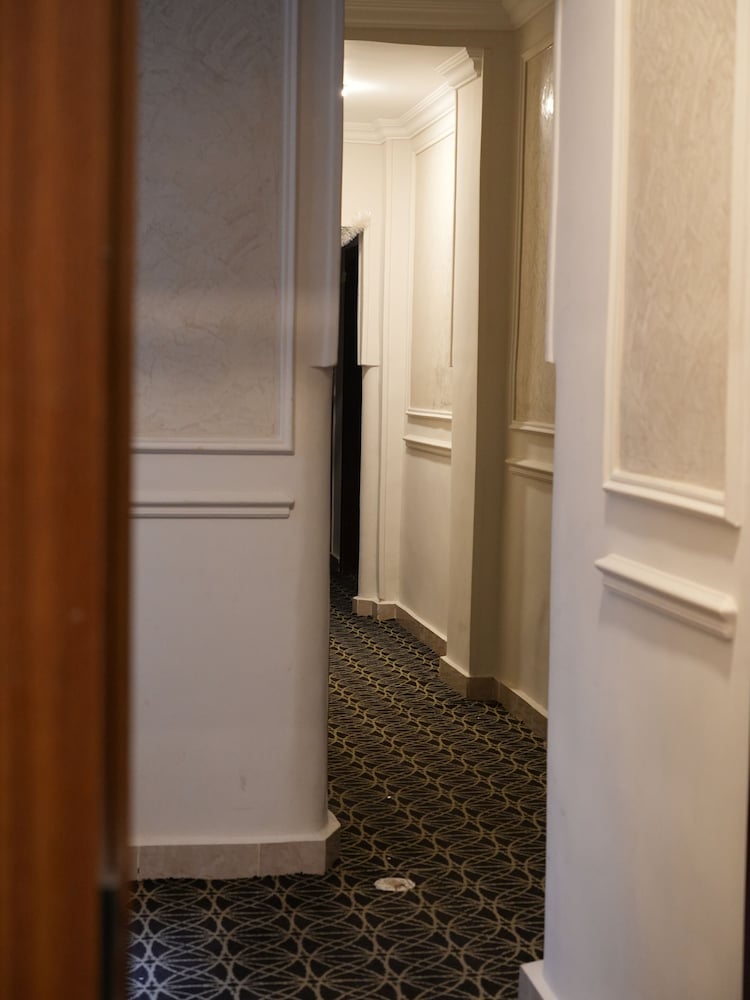 Montana Hotel 55/55
