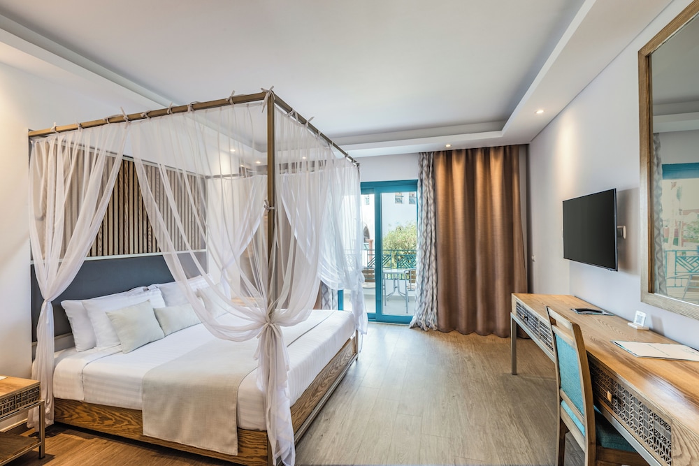 Sunrise Garden Beach Resort and Spa 12/72
