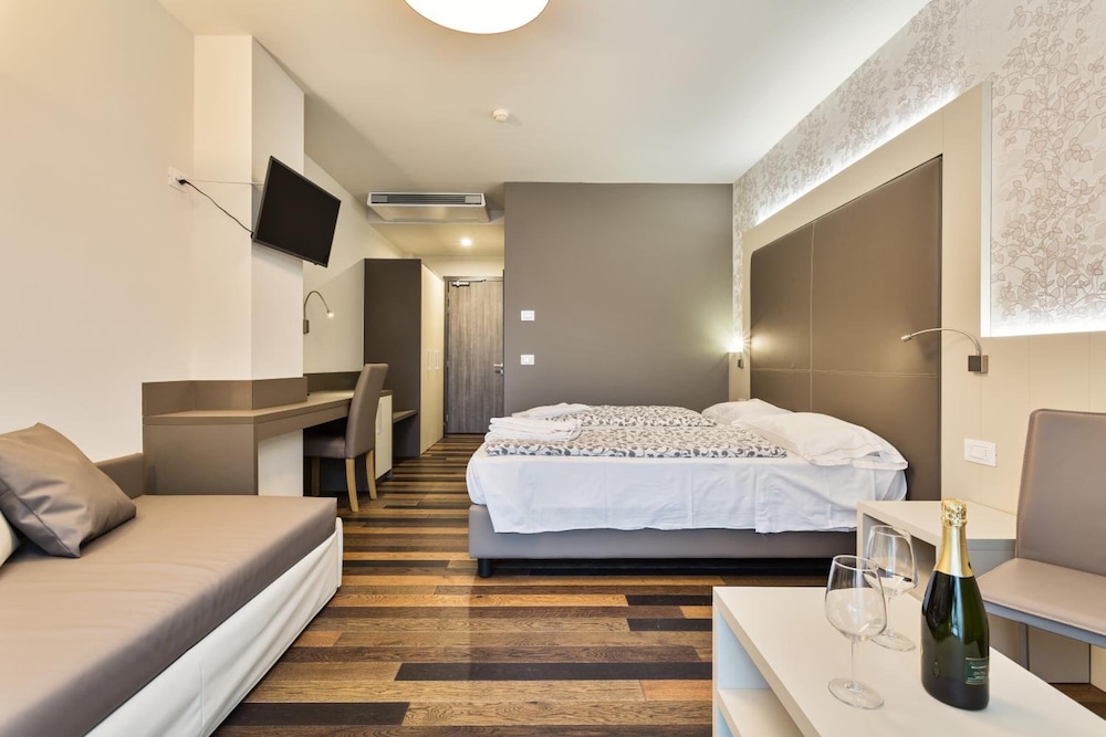 Albergo Gardesana 22/71