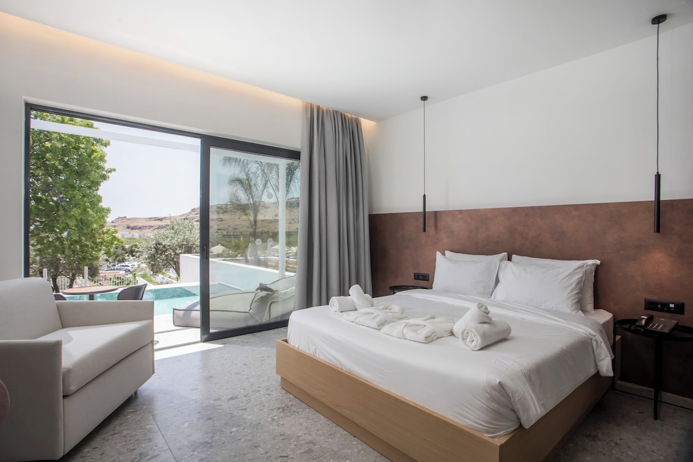 Ellia Hotel 12/50