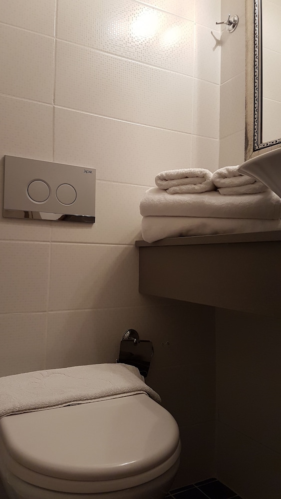 Ileri Hotel & Apartments 48/49