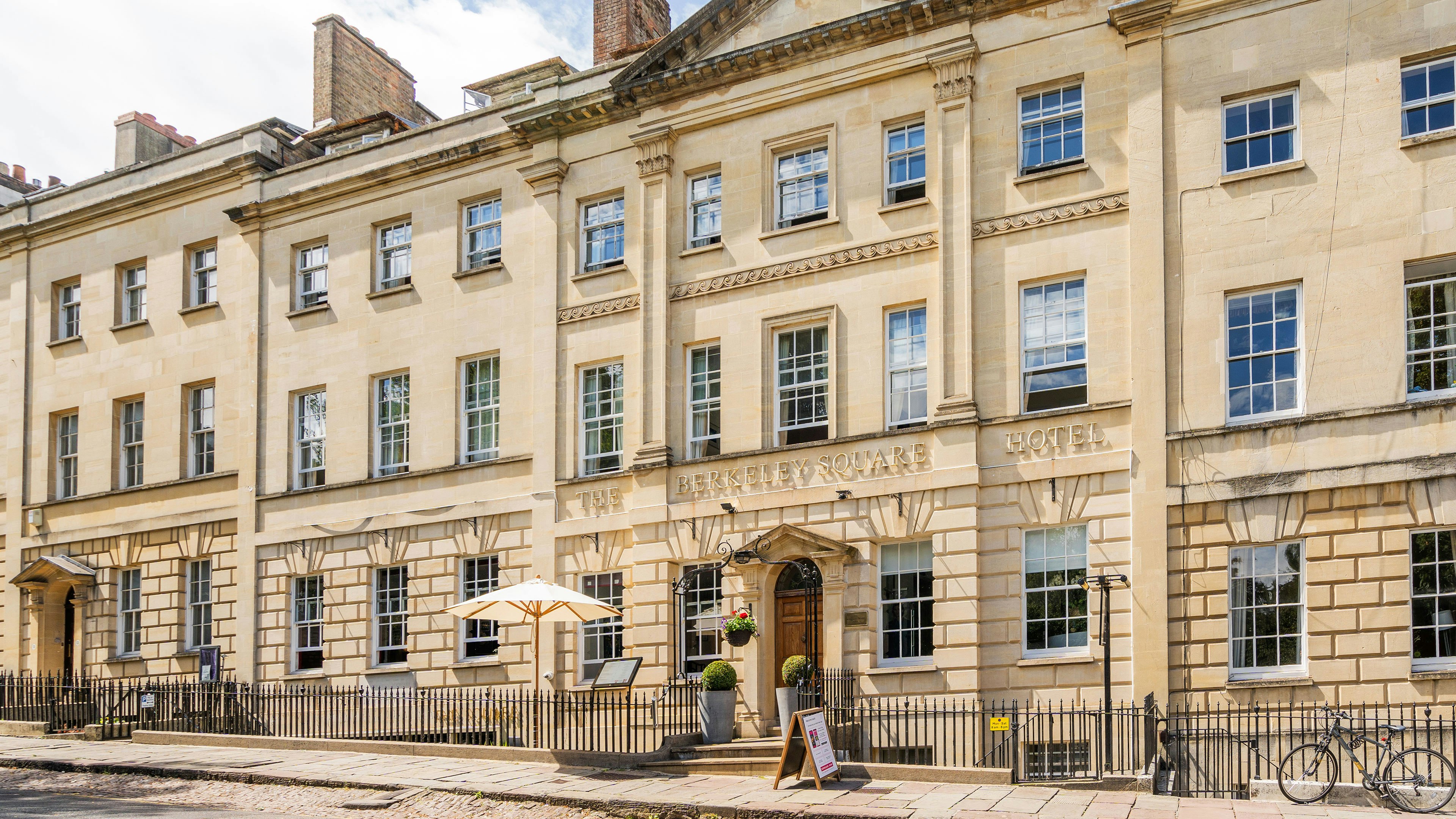 Berkeley Square Hotel 3/73