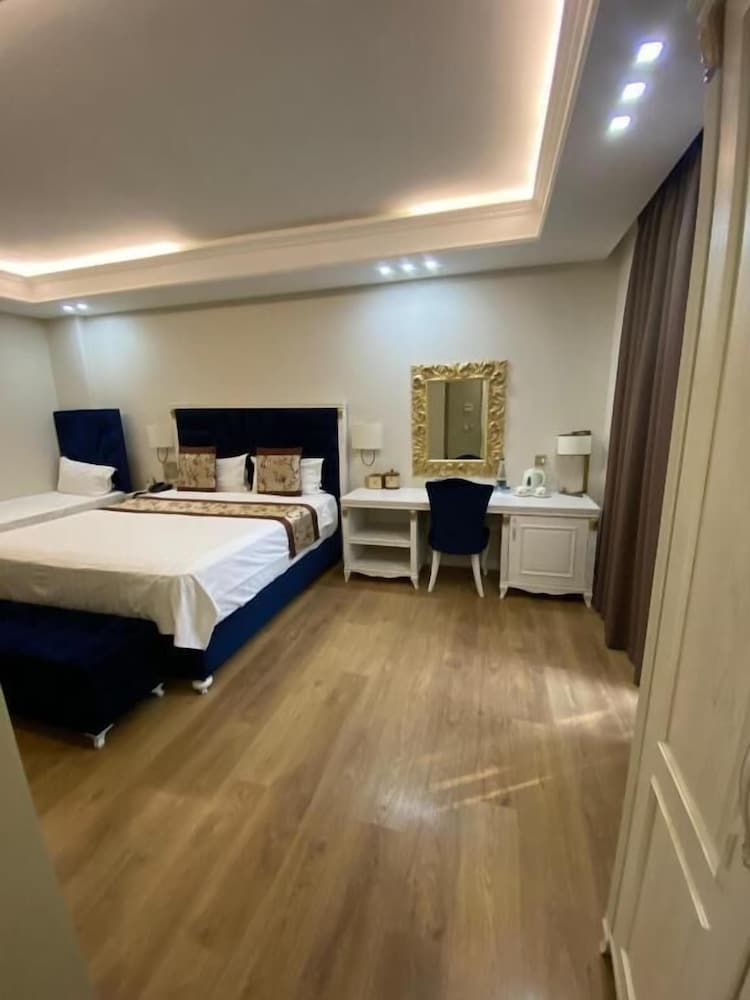 Brais Hotel 11/36