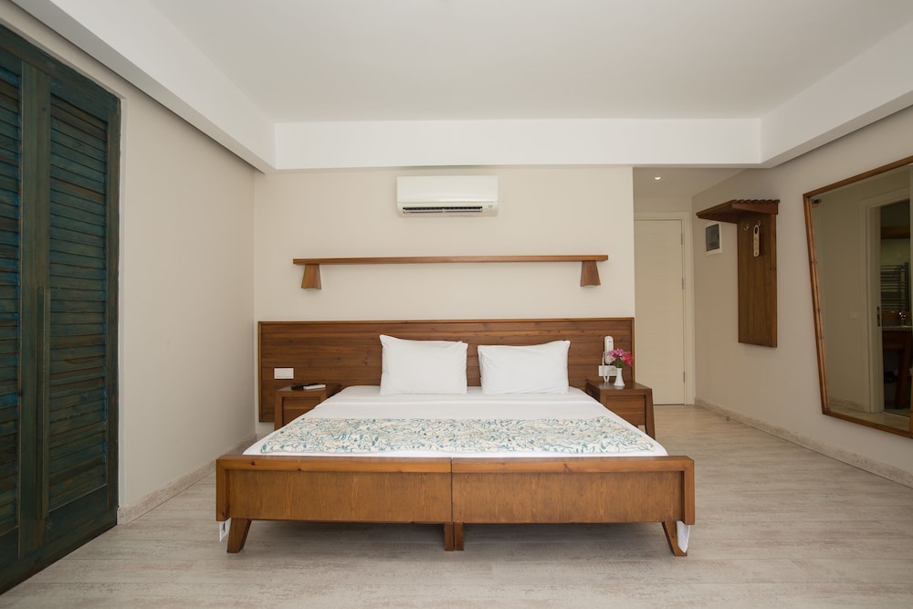1 BEDROOM, STANDARD, DOUBLE BED, CITY VIEW