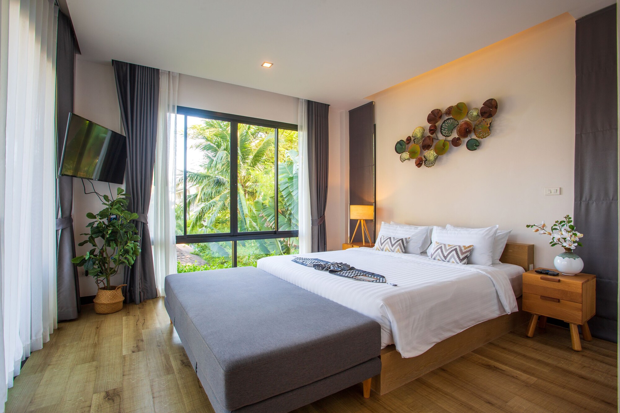 2 BEDROOMS, POOL, VILLA