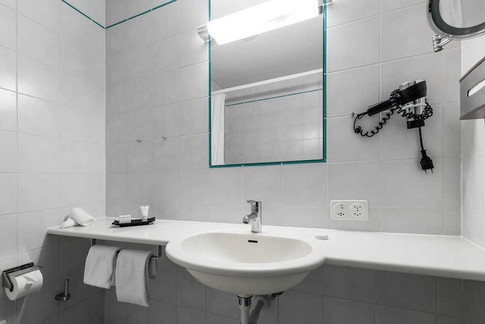 Grand Hotel et Centre Thermal d Yverdon les Bains 52/58