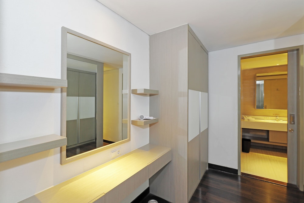 Swiss-Belhotel Cirebon 27/48