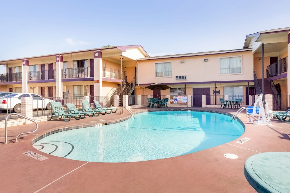 OYO Hotel Texarkana North Heights AR Hwy I-30 in TEXARKANA - AR