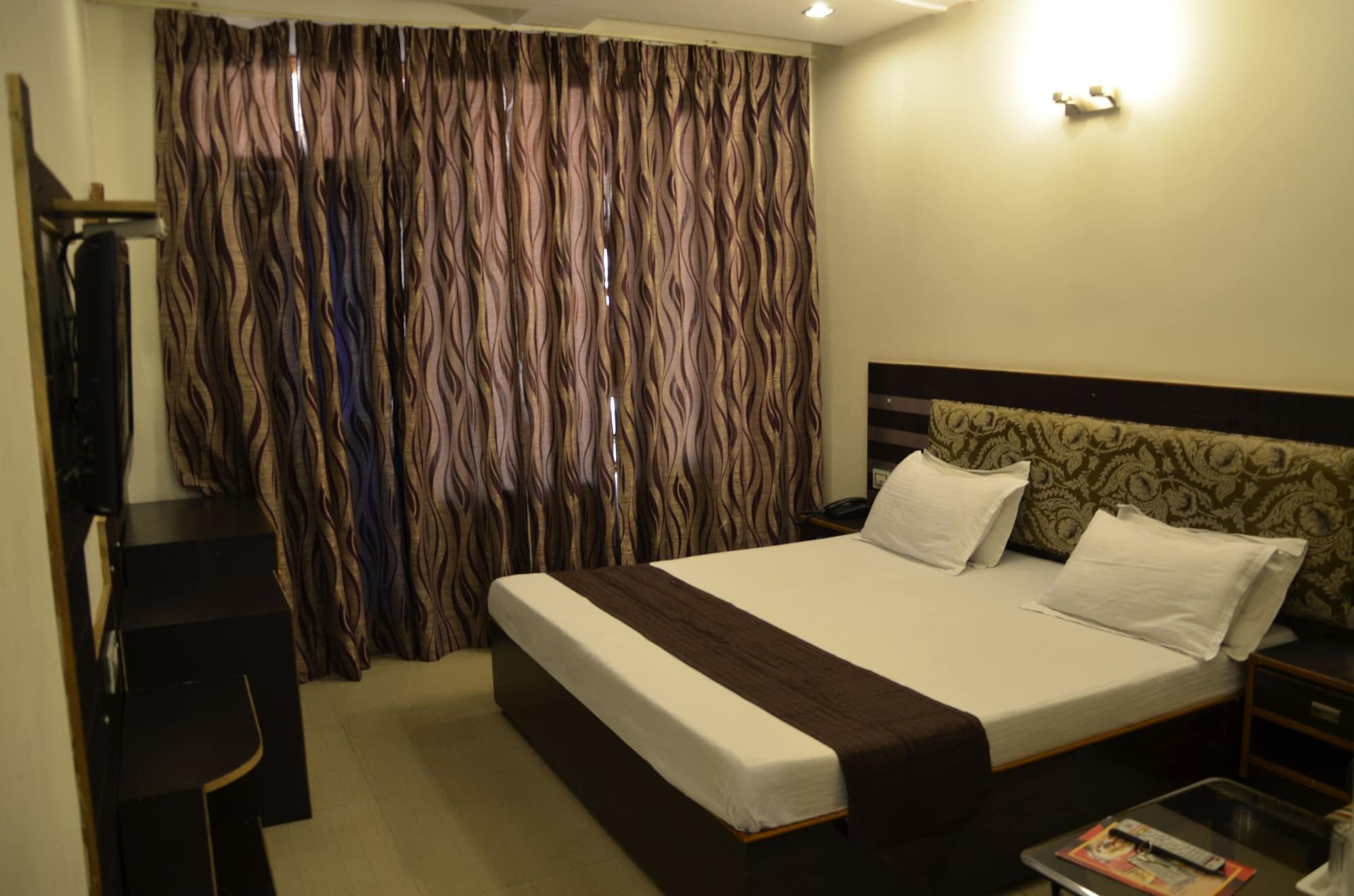 Super, Deluxe, Balcony، Hotel Citi Heights 3/3