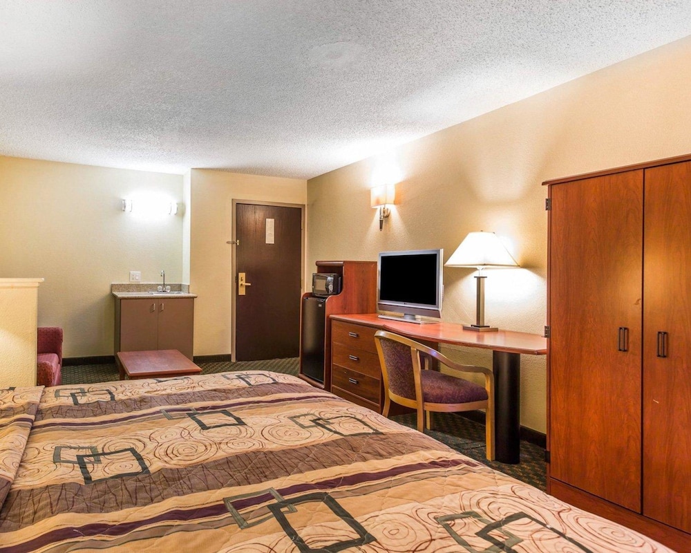 Sleep Inn Near Ft. Jackson 10/36