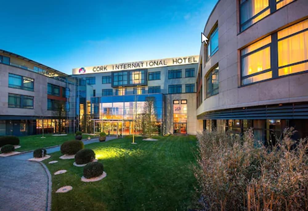 Cork International Hotel 57/60