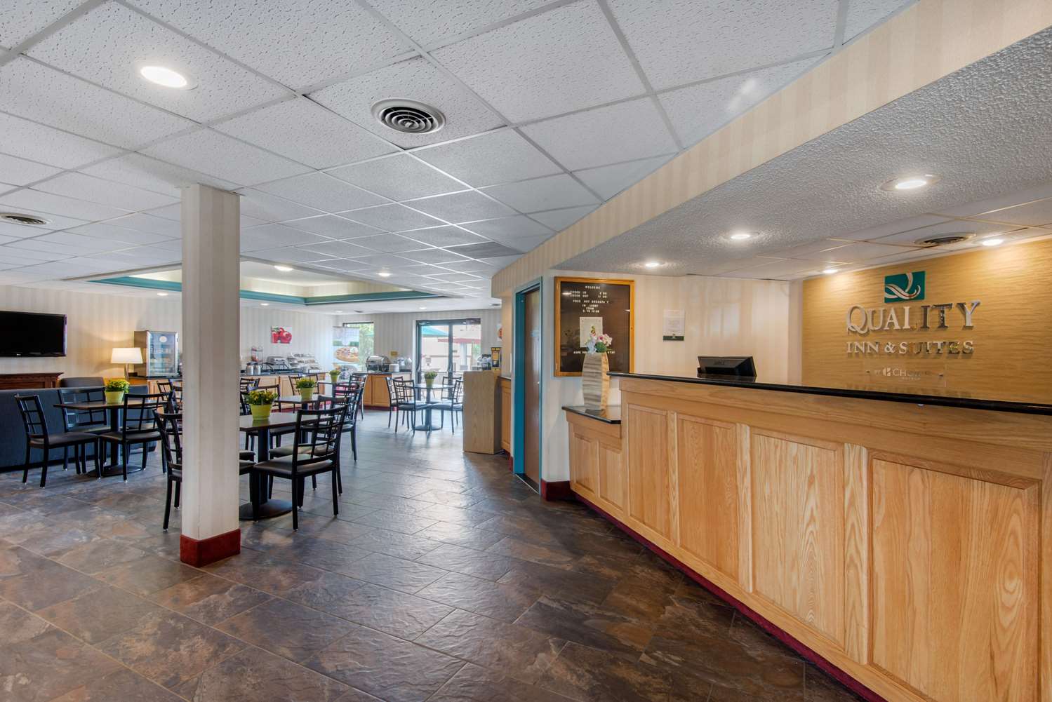 Quality Inn & Suites Mansfield 2/18