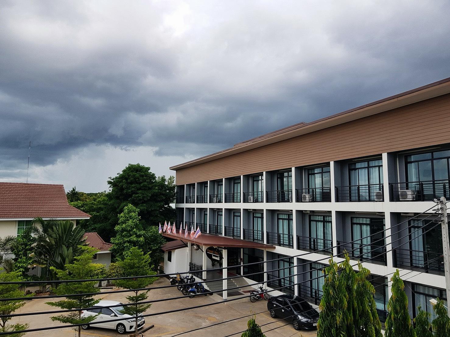 Pornsiri Hotel Sisaket 5/35