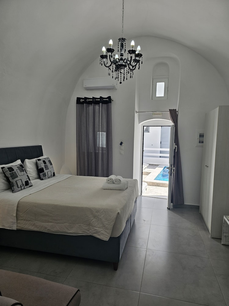Leta Santorini 9/50