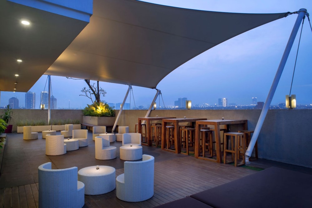 Brits Hotel Puri Indah 33/40