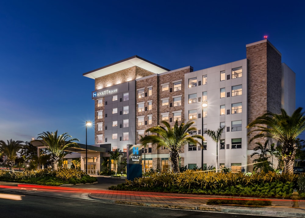 Hyatt House San Juan 3/74