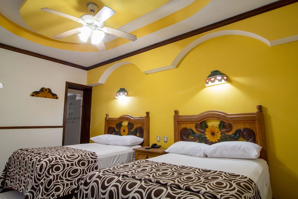 ROOM, 2 DOUBLE BEDS