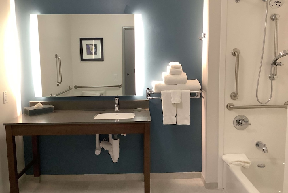 La Quinta Inn & Suites by Wyndham Littleton 18/34