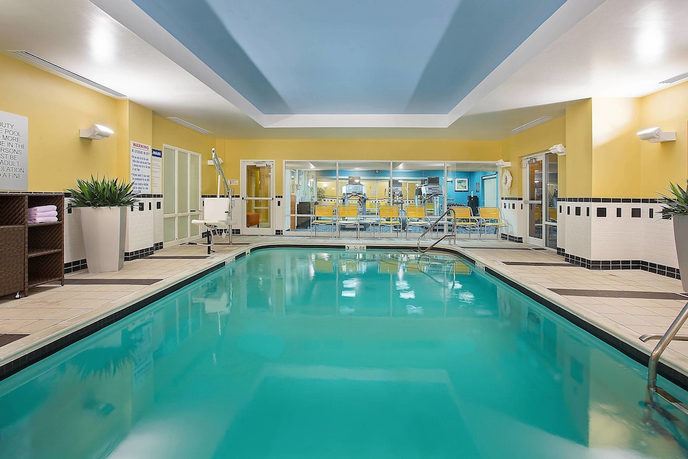 Fairfield Inn Suites By Marriott Louisville East 21/50