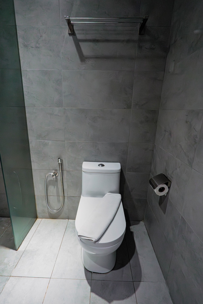 Hotel 99 Seri Kembangan Serdang 38/41