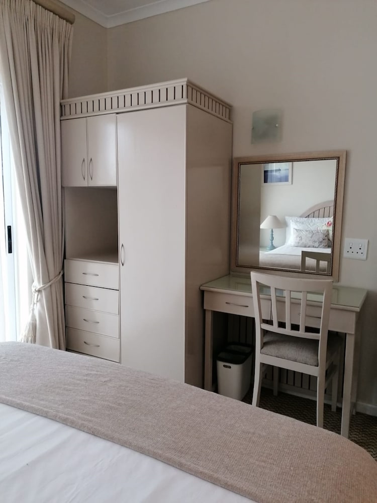 Cape Town Beachfront Apartments At Leisure Bay 26/50