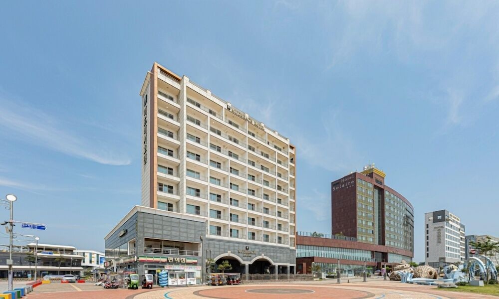 Mud Beach Hotel 4/57