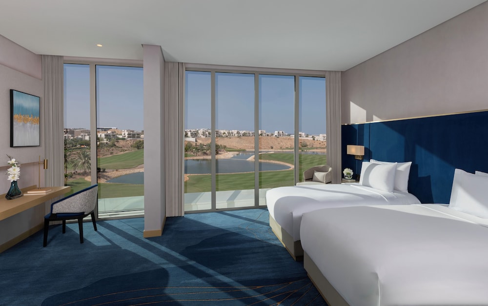 Junior Suite, King Bed, Golf Course View, Balcony