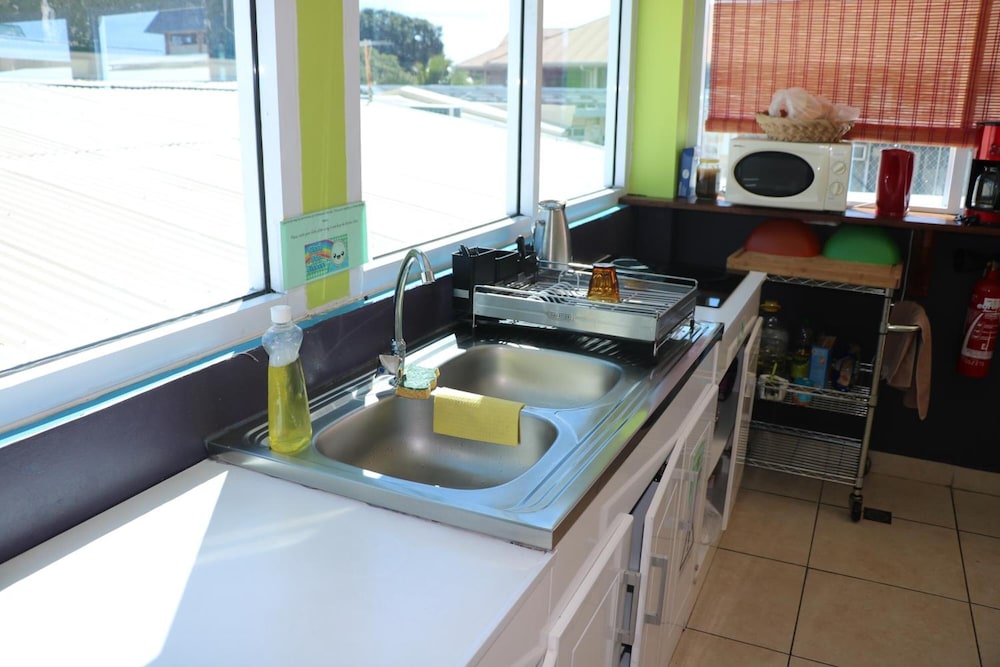 Mahana Lodge Hostel & Backpacker 12/69