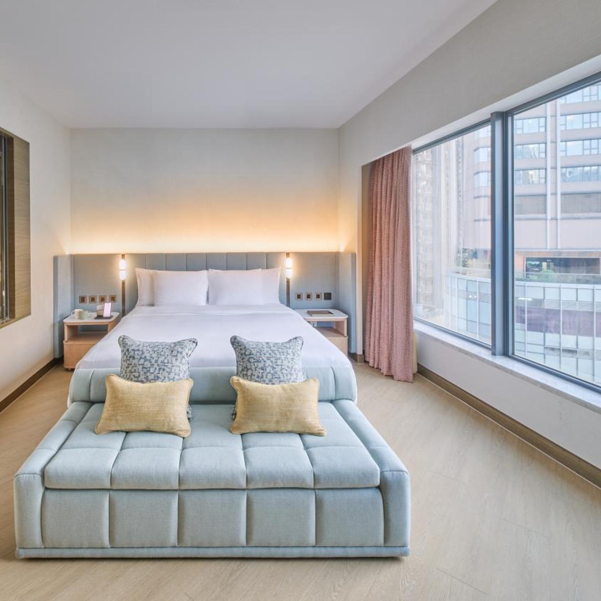 Oasis, Urban, King Bed