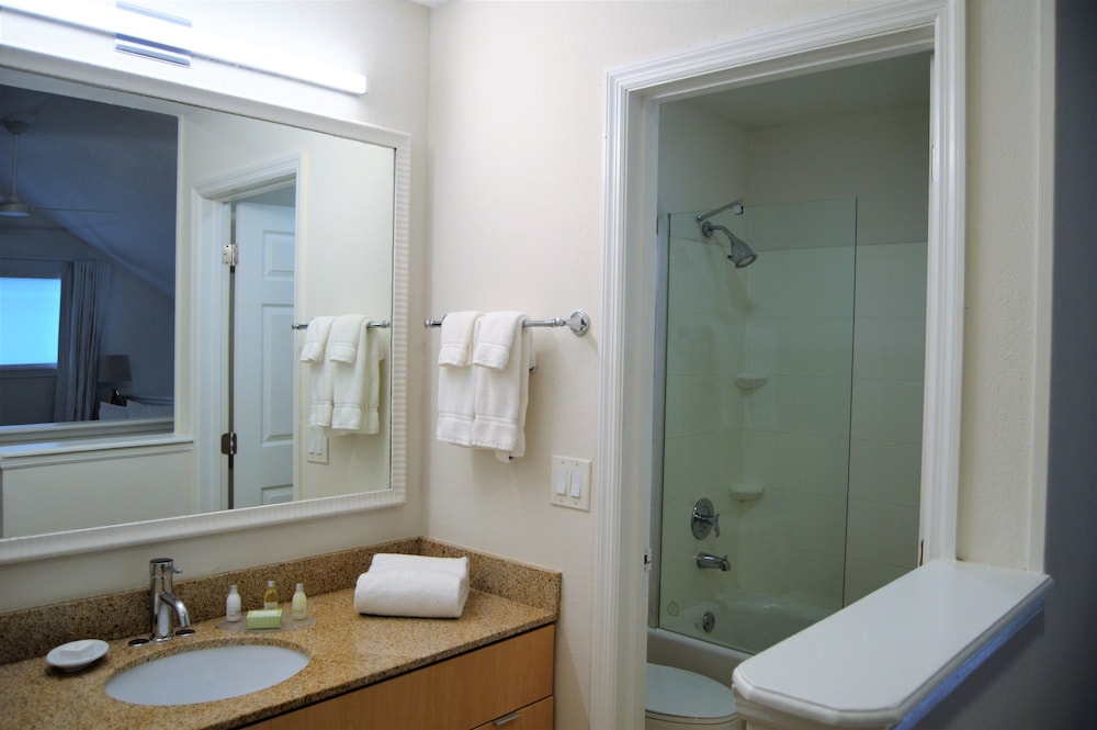 DORAL INN & SUITES MIAMI AIRPORT WEST 42/43