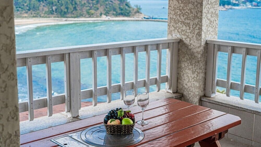 Geoje White O Pension 21/50