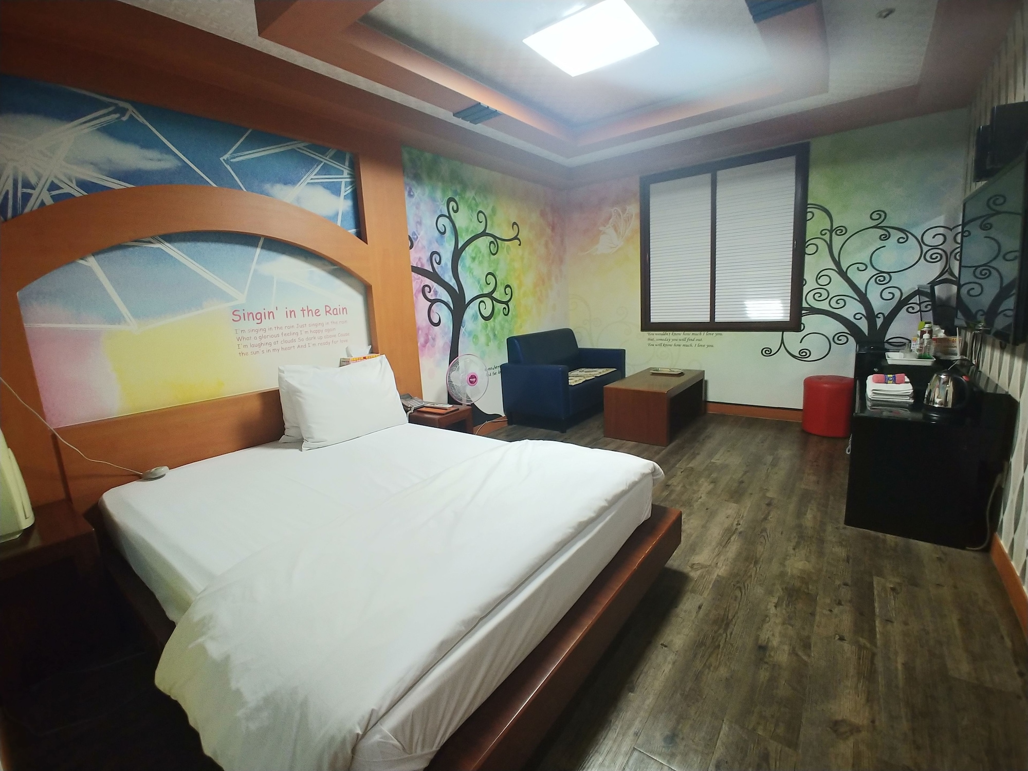ROOM, DOUBLE BED