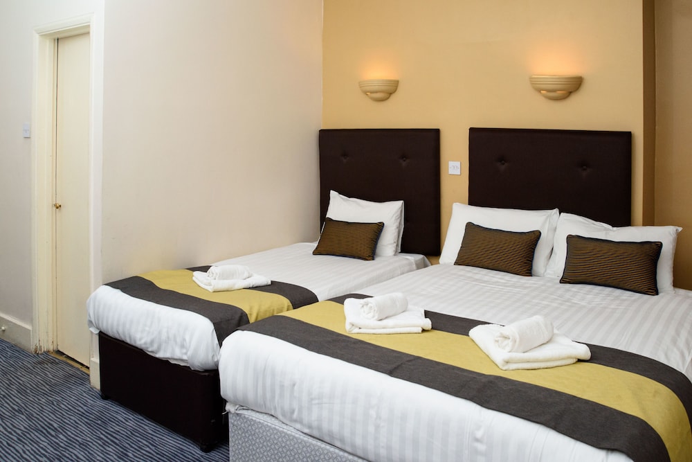 ROOM, TRIPLE