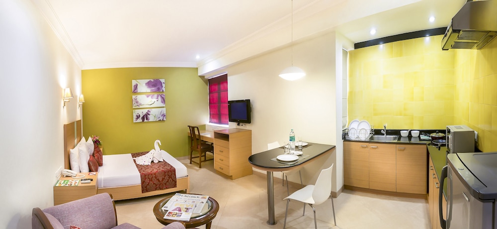 THE LOTUS SERVICE APARTMENTS - BURKIT ROAD 30/45