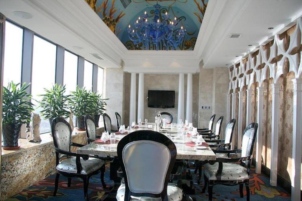 Shenyang Royal Wanxin Hotel 48/56