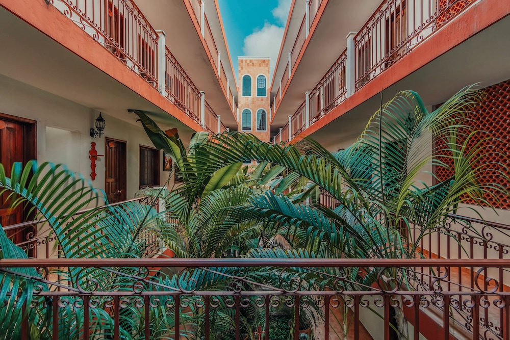 Hotel Santa Maria, Merida 26/29