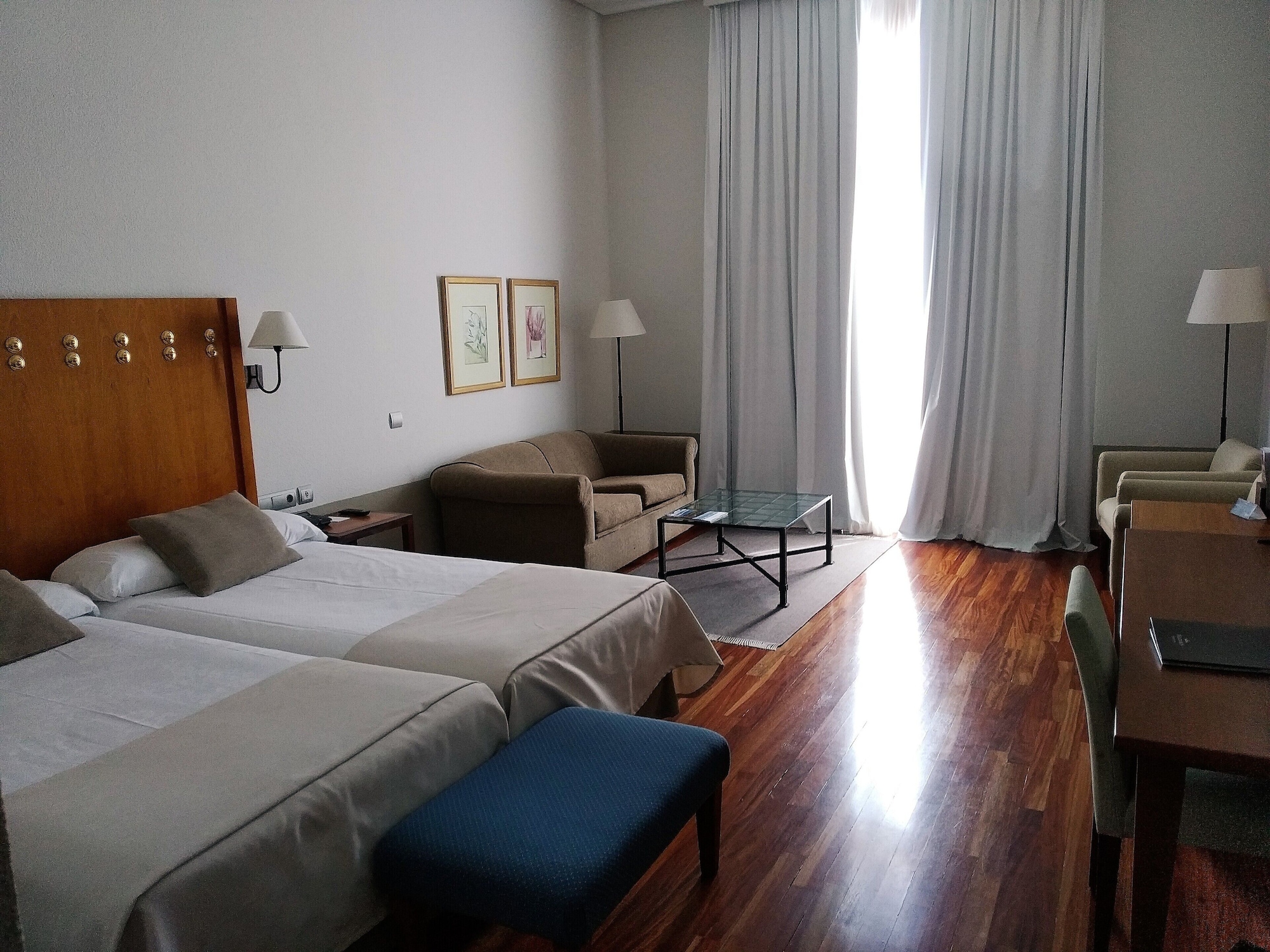 SUPERIOR, TWIN BEDS
