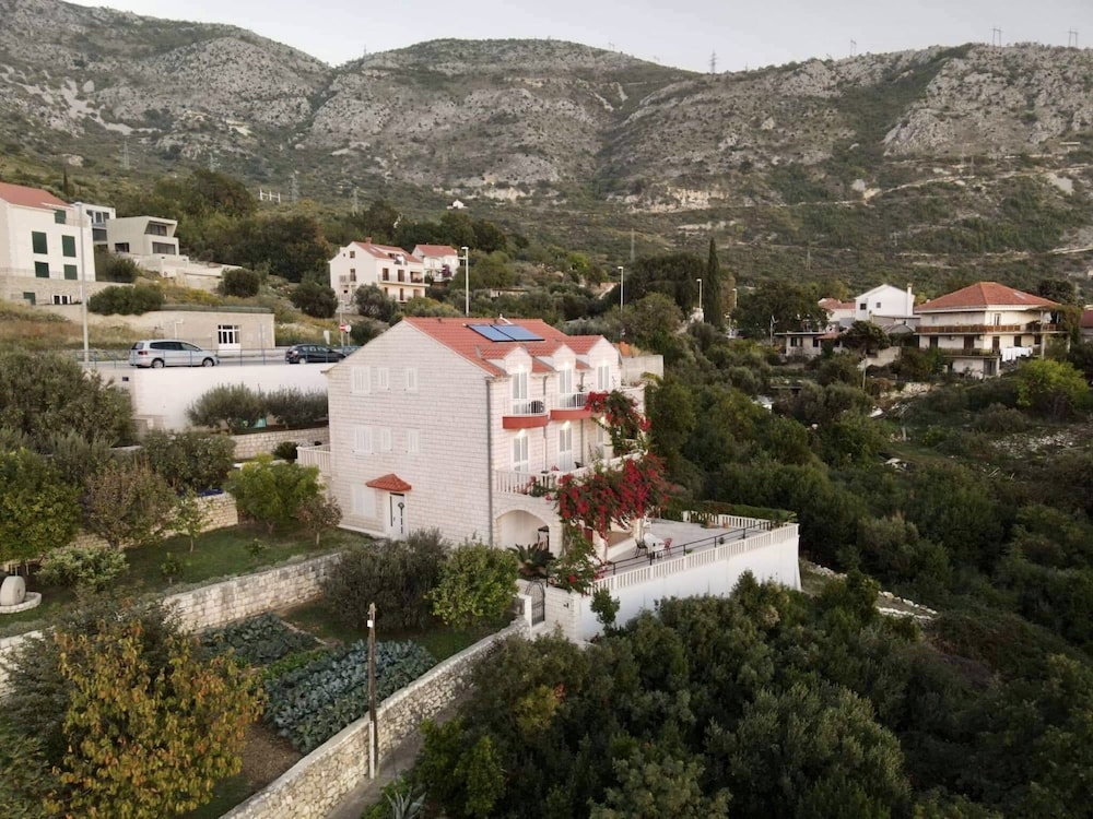 Villa Panorama 2/50