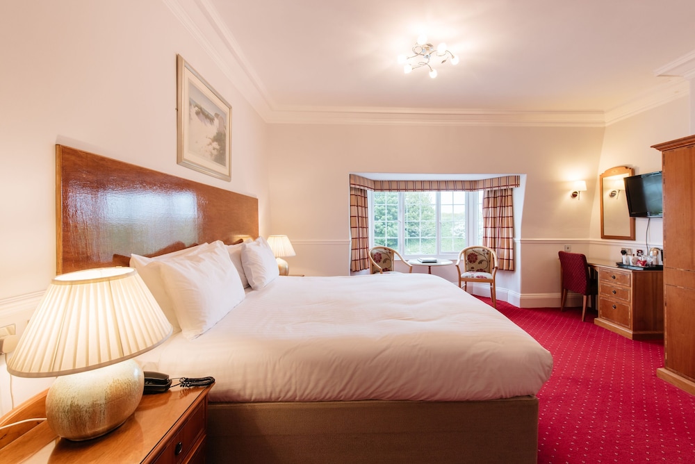 SUPERIOR, DELUXE, DOUBLE OR TWIN BED