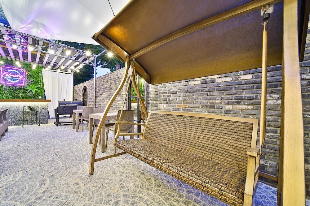 February Hotel Sungseo 31/67