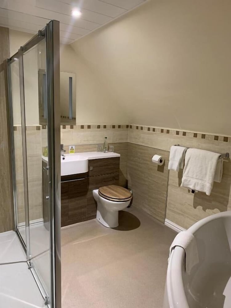 Powfoot Hotel 48/49