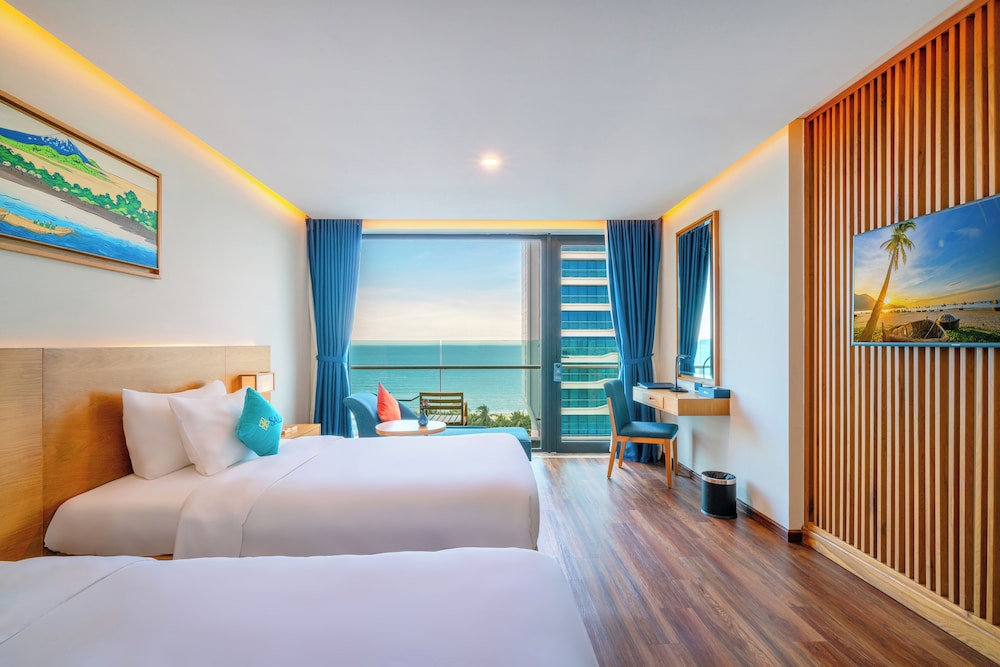 DELUXE, TWIN BEDS, SEA VIEW, BALCONY